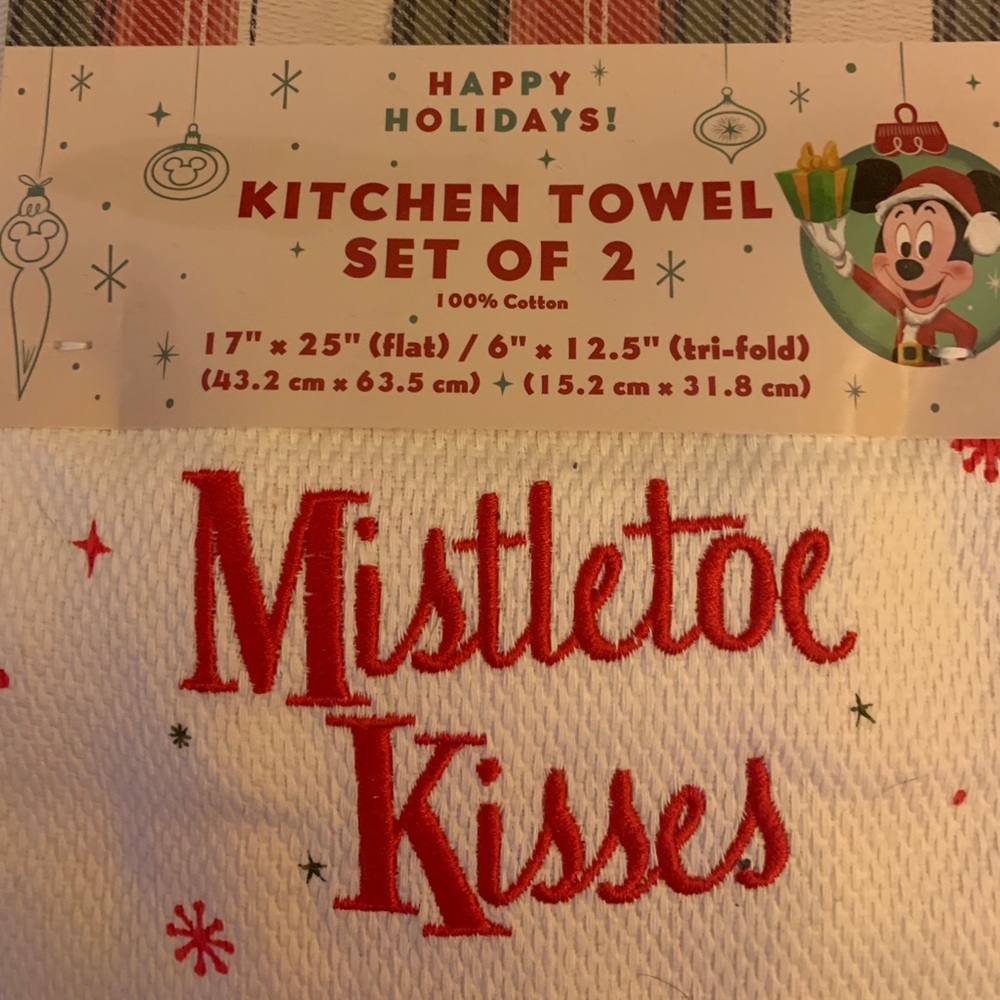 DISNEY PARKS Holidays Kitchen Towel Set